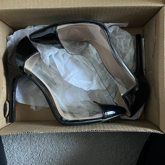 Le Chateau clear stilettos - Picture 4 of 4